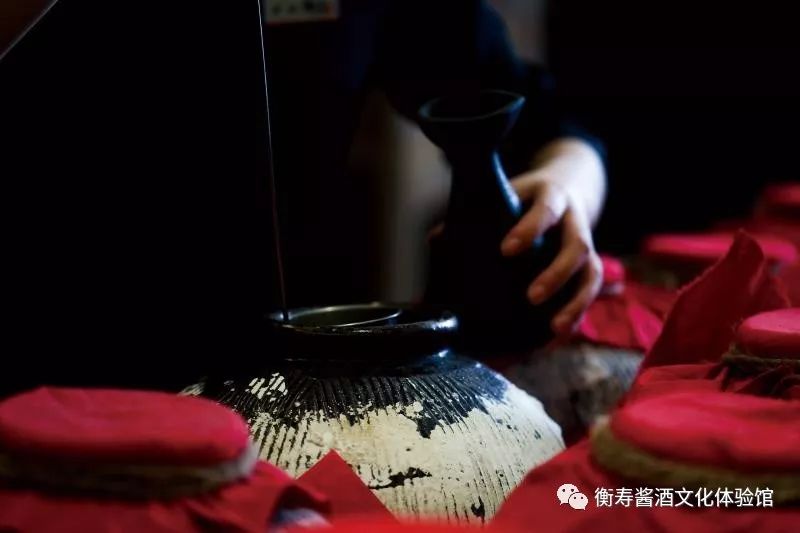 白酒gb/t10781.1是什么標(biāo)準(zhǔn)_白酒標(biāo)準(zhǔn)是哪年開始執(zhí)行的_白酒標(biāo)準(zhǔn)是哪一年制定的