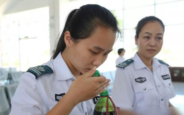 酒可以帶上高鐵嗎_高鐵帶酒可以放行李箱嗎_高鐵帶酒能不能過(guò)安檢