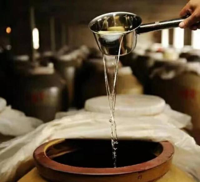 白酒等于酒精嗎_白酒等于多少啤酒_500ml白酒等于多少斤