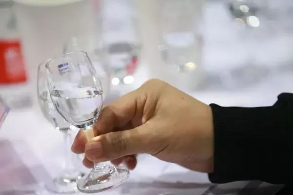 釀糧食酒用什么酒曲好_釀糧食酒長毛怎么辦_糧食酒怎么釀