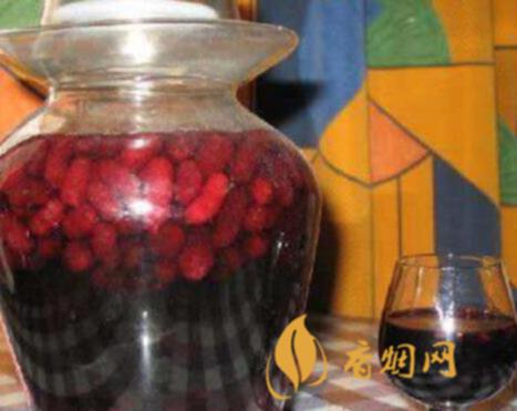 桑葚泡酒的做法_泡酒桑葚的功效與作用_泡桑葚酒的做法過(guò)程
