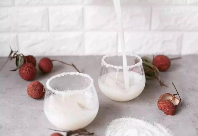 藍(lán)莓酒的做法 自釀_自釀藍(lán)莓酒的功效與作用_做法酒自釀藍(lán)莓好吃嗎