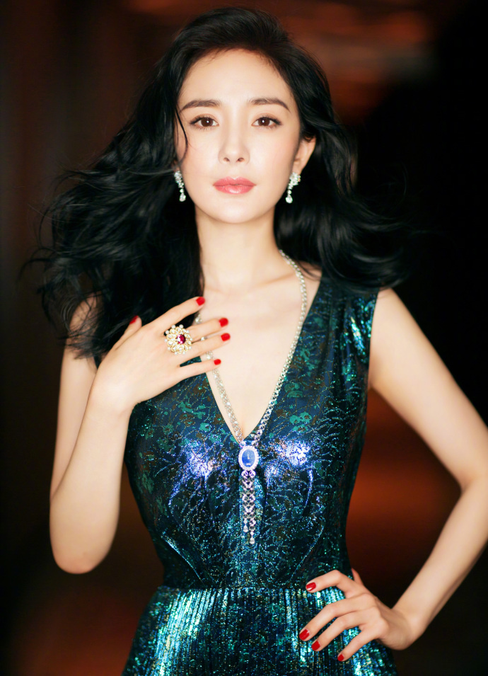 春節(jié)必備紅色美甲，顯白又獨特，過年回家必做