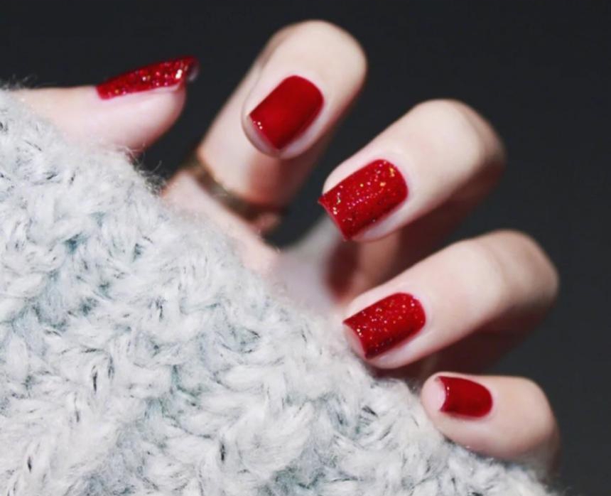美甲酒紅色_美甲酒紅色怎么調(diào)出來的_酒紅色美甲款式